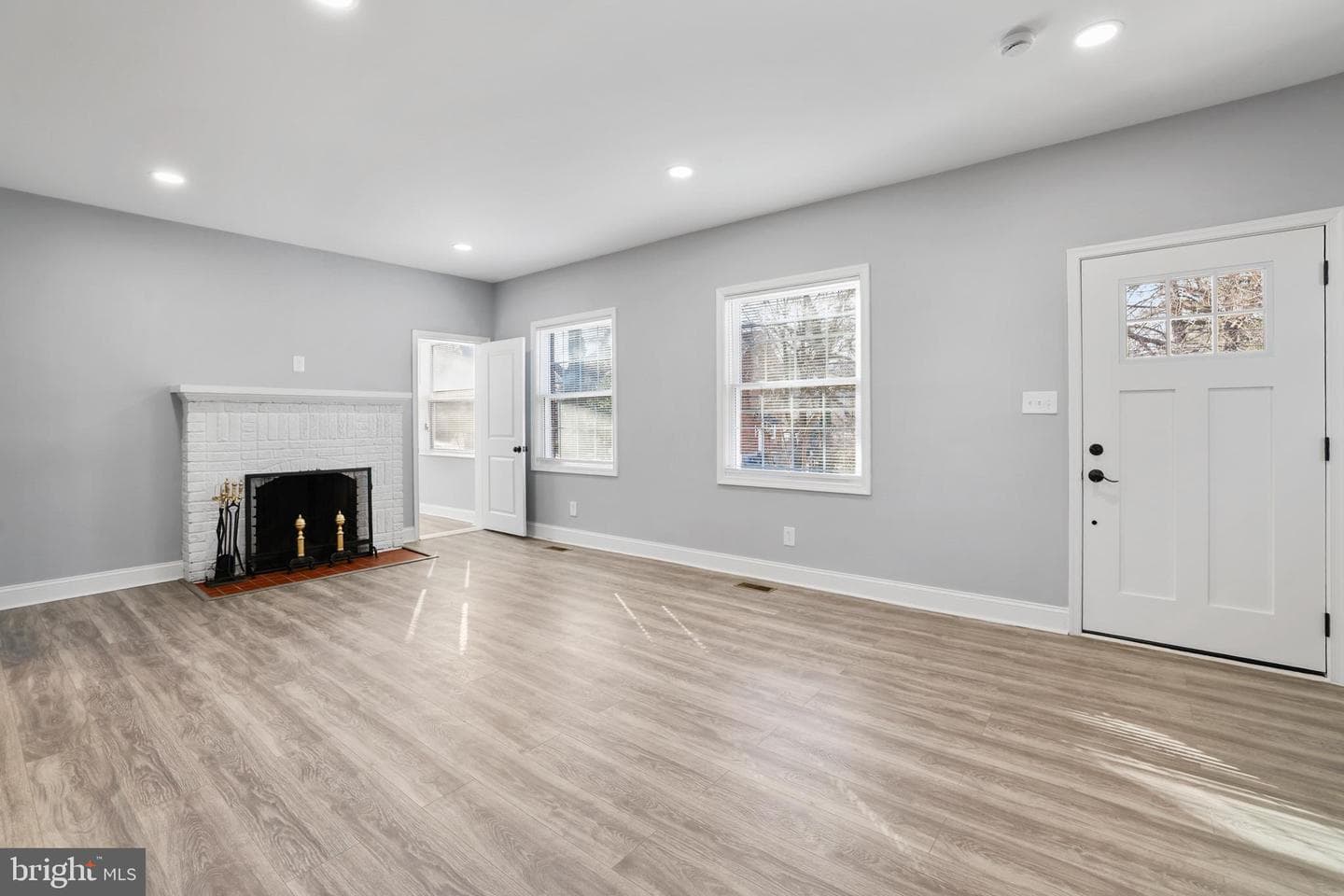 6105 43rd Avenue photo 4