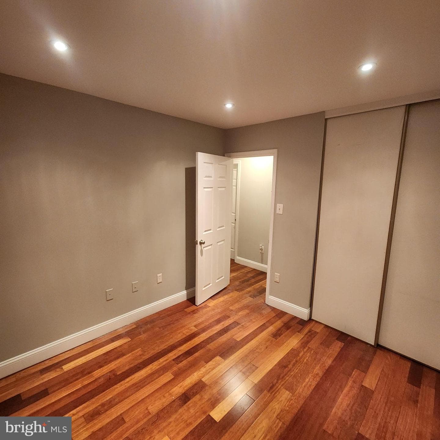 8307 Snowden Oaks Place photo 12