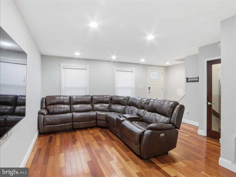 8307 Snowden Oaks Place photo 3