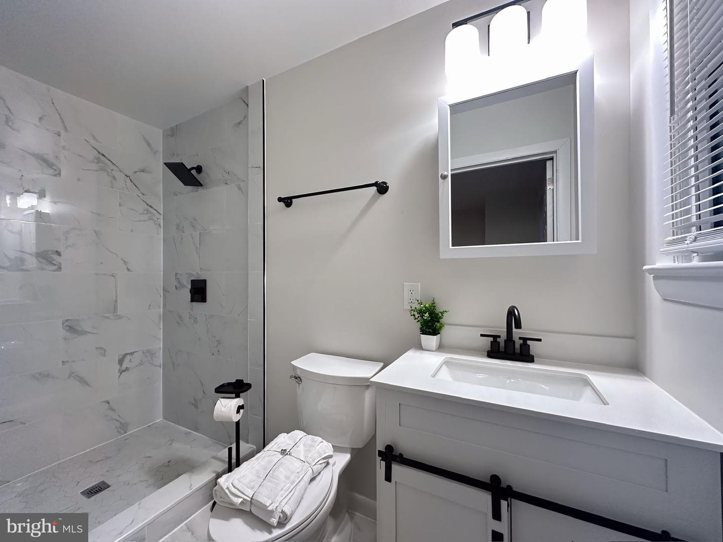 2503 Easton Street photo 20