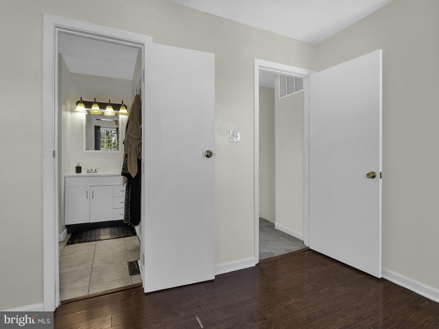 5859 Hil Mar Drive photo 16