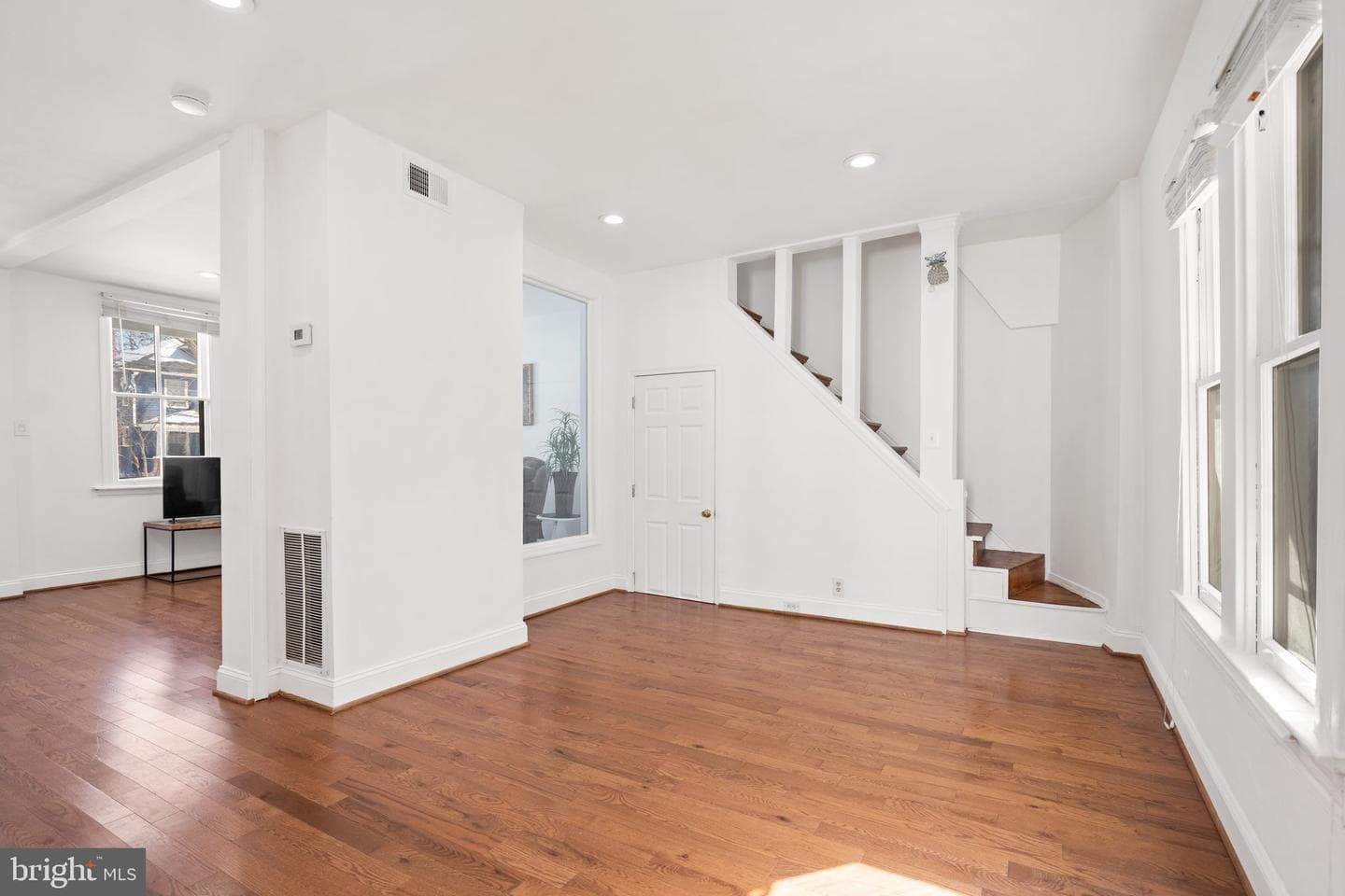 322 Laurel Avenue photo 13