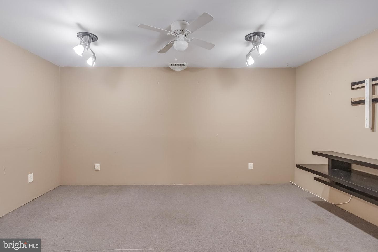 15700 Perkins Lane photo 12
