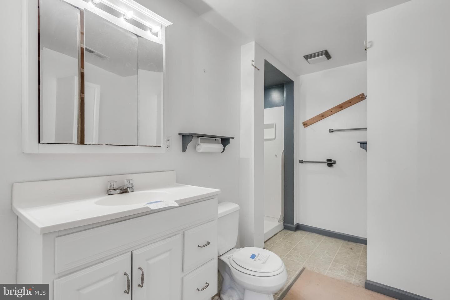 15700 Perkins Lane photo 21