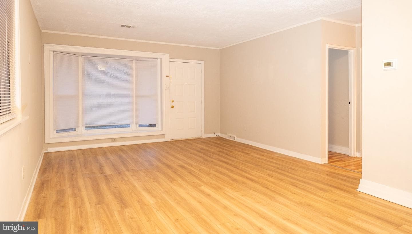 7700 Greenleaf Road photo 4
