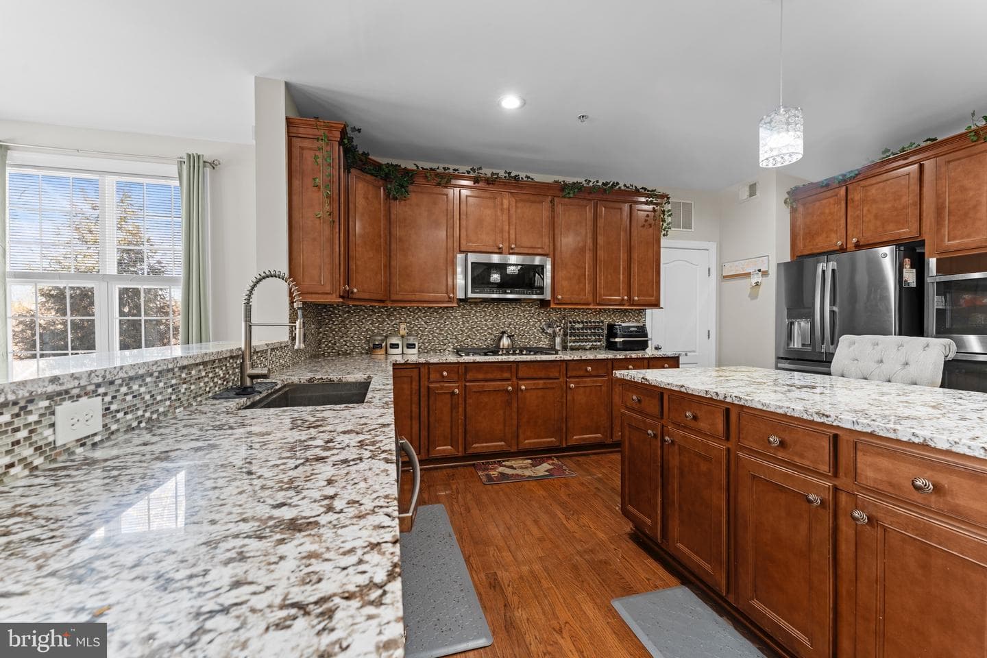 321 Radiant Court photo 20