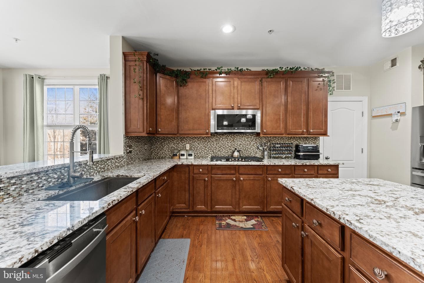 321 Radiant Court photo 21