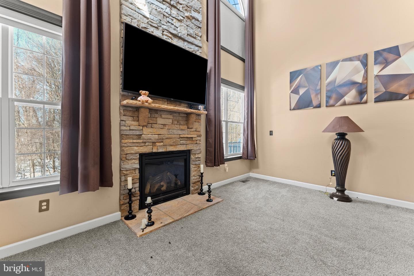 321 Radiant Court photo 33