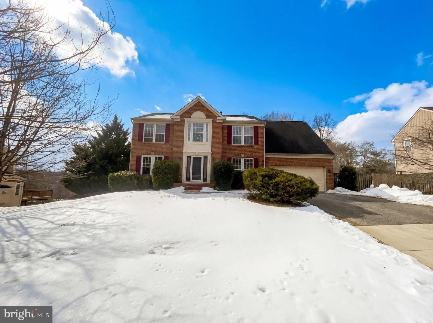 8813 Della Lane