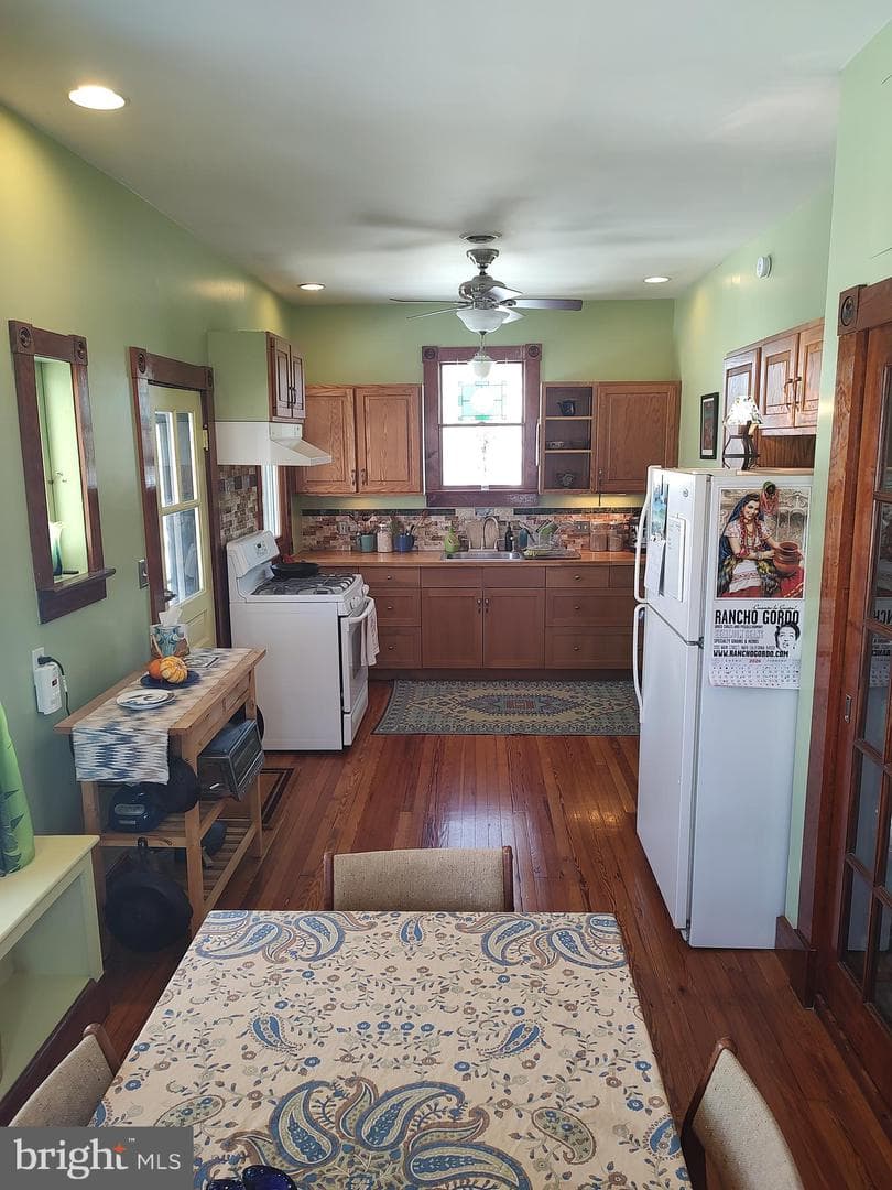 4908 Riverdale Road photo 2