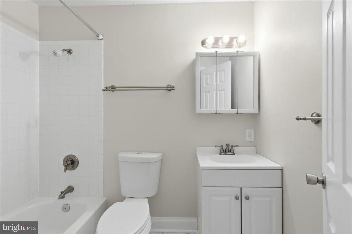 405 Birchleaf Avenue photo 11