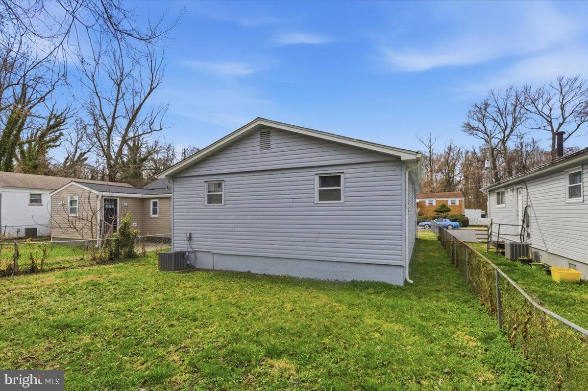 405 Birchleaf Avenue photo 24
