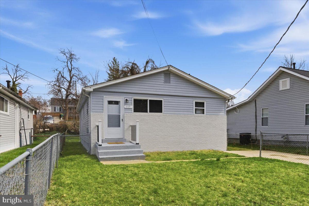 405 Birchleaf Avenue photo 3