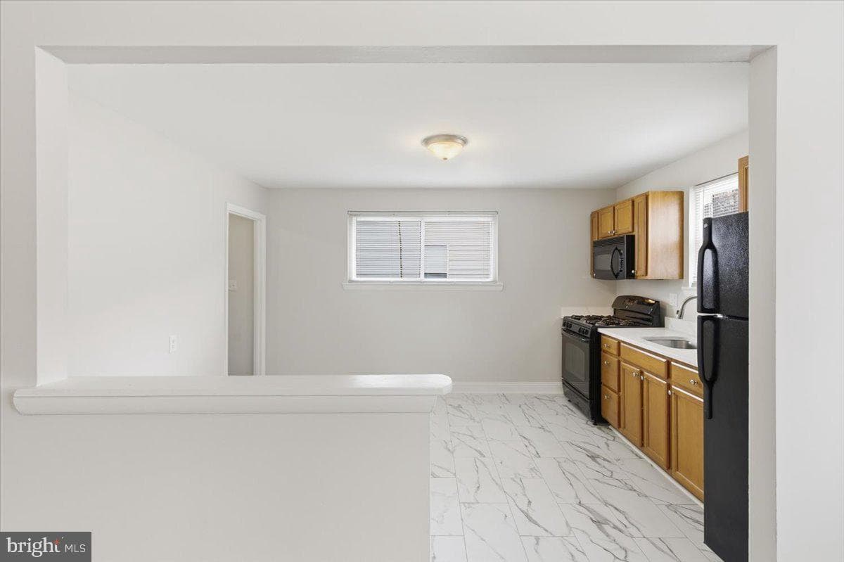 405 Birchleaf Avenue photo 8