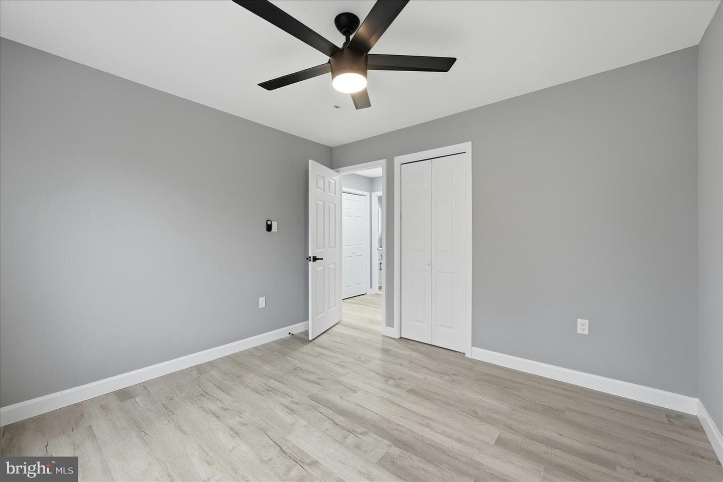 6915 Adel Street photo 12