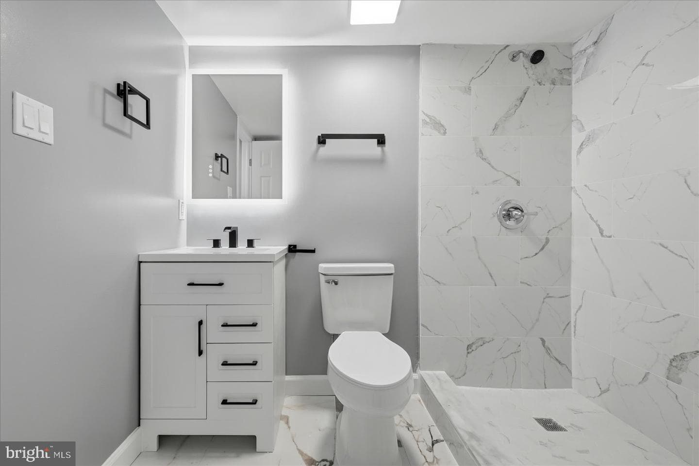 6915 Adel Street photo 24
