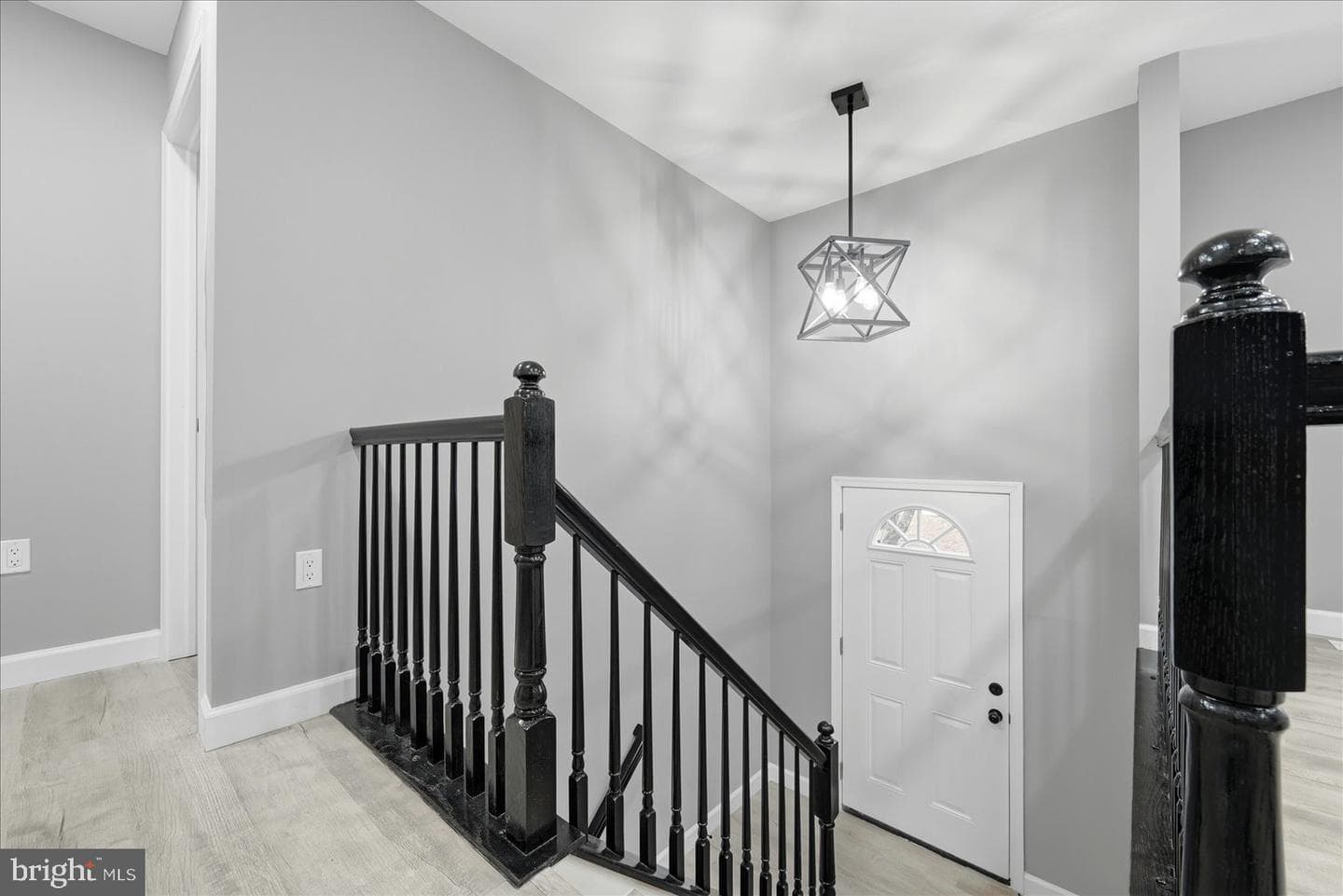 6915 Adel Street photo 7