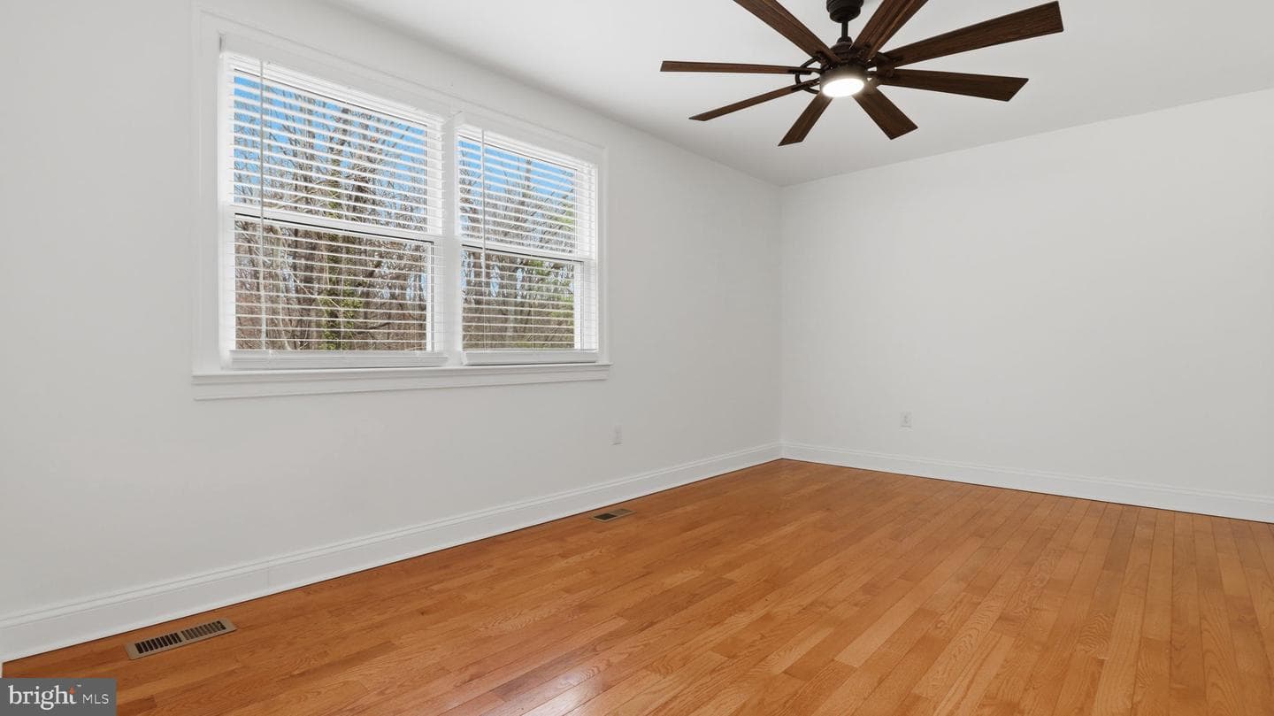 2911 North Grv photo 40