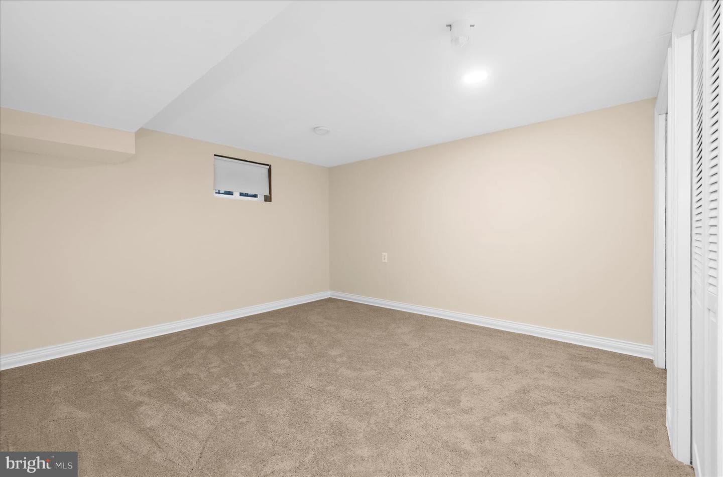 8611 Girard Street photo 29