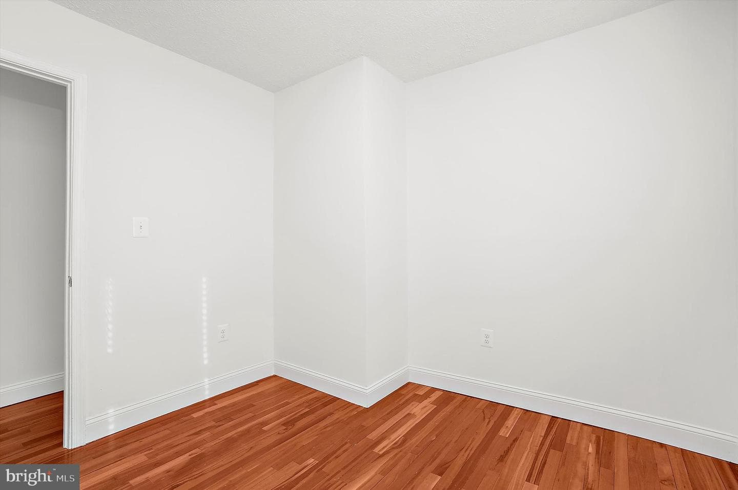 604 Elfin Avenue photo 26
