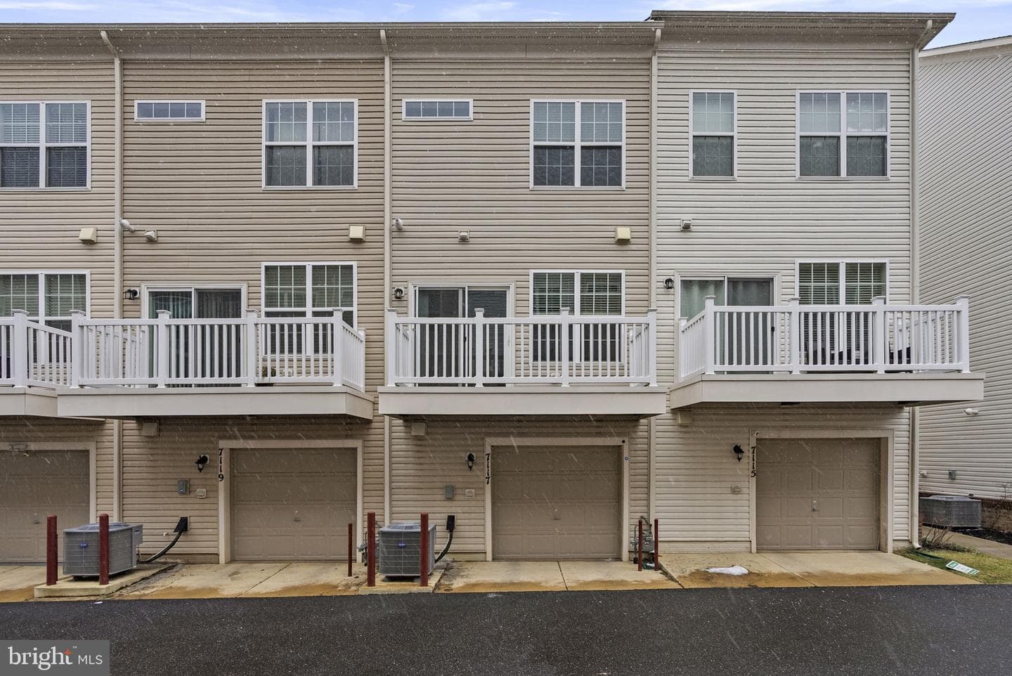 7117 Rowlock Alley photo 32