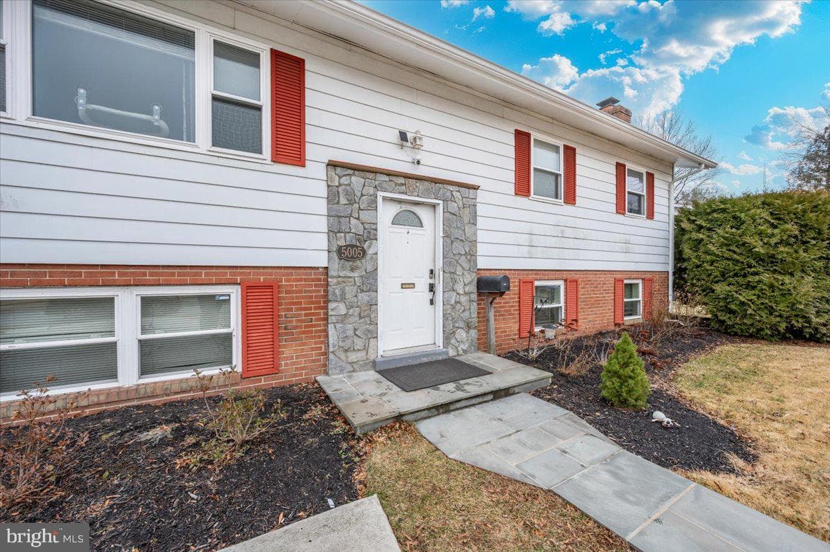 5005 Stewart Court photo 2