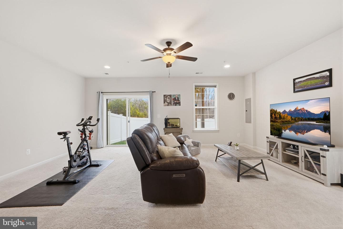 9008 Spruce Tree Lane photo 6