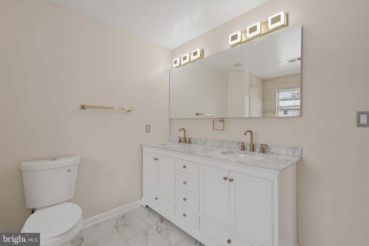 1811 Iverson Street photo 17
