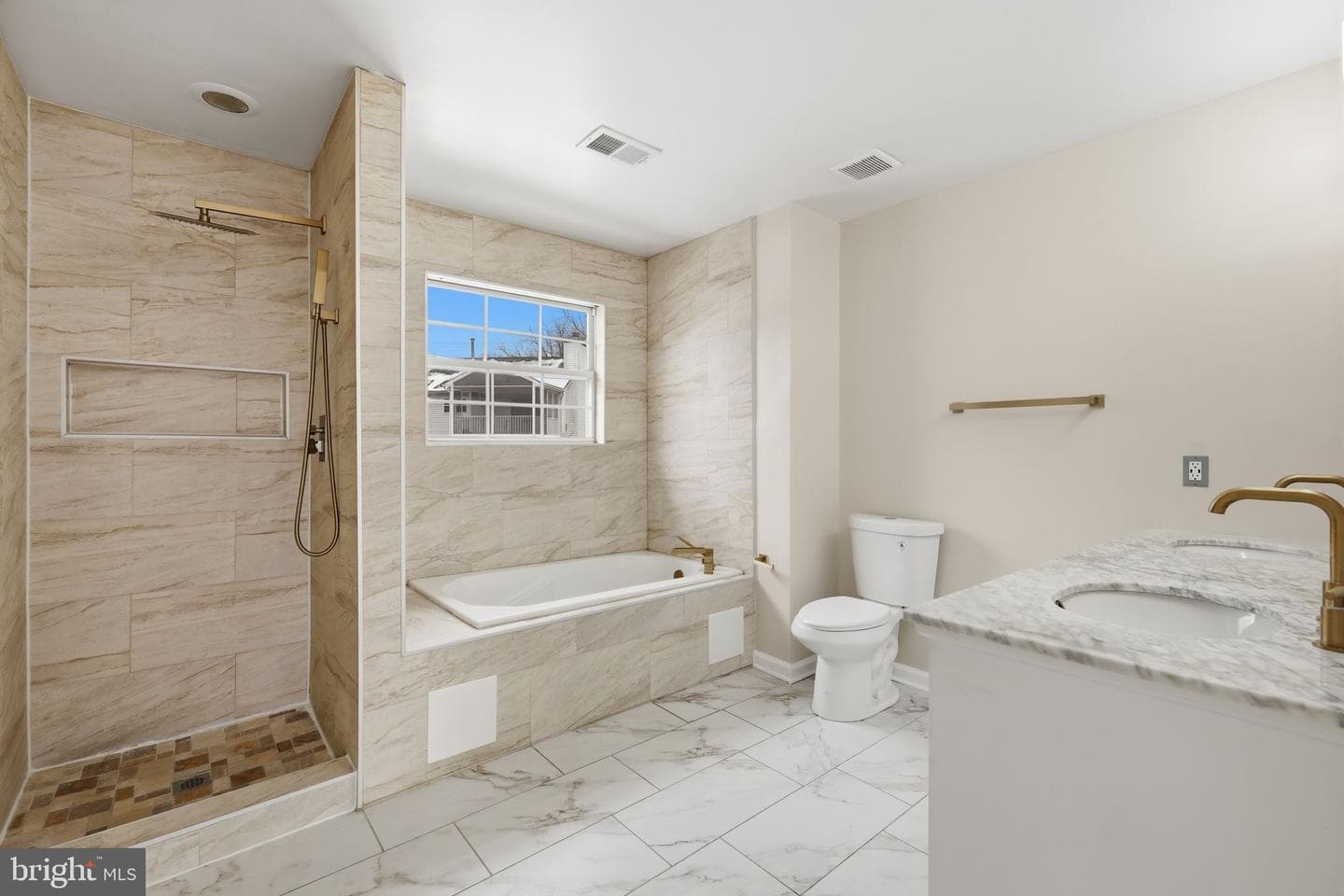 1811 Iverson Street photo 18