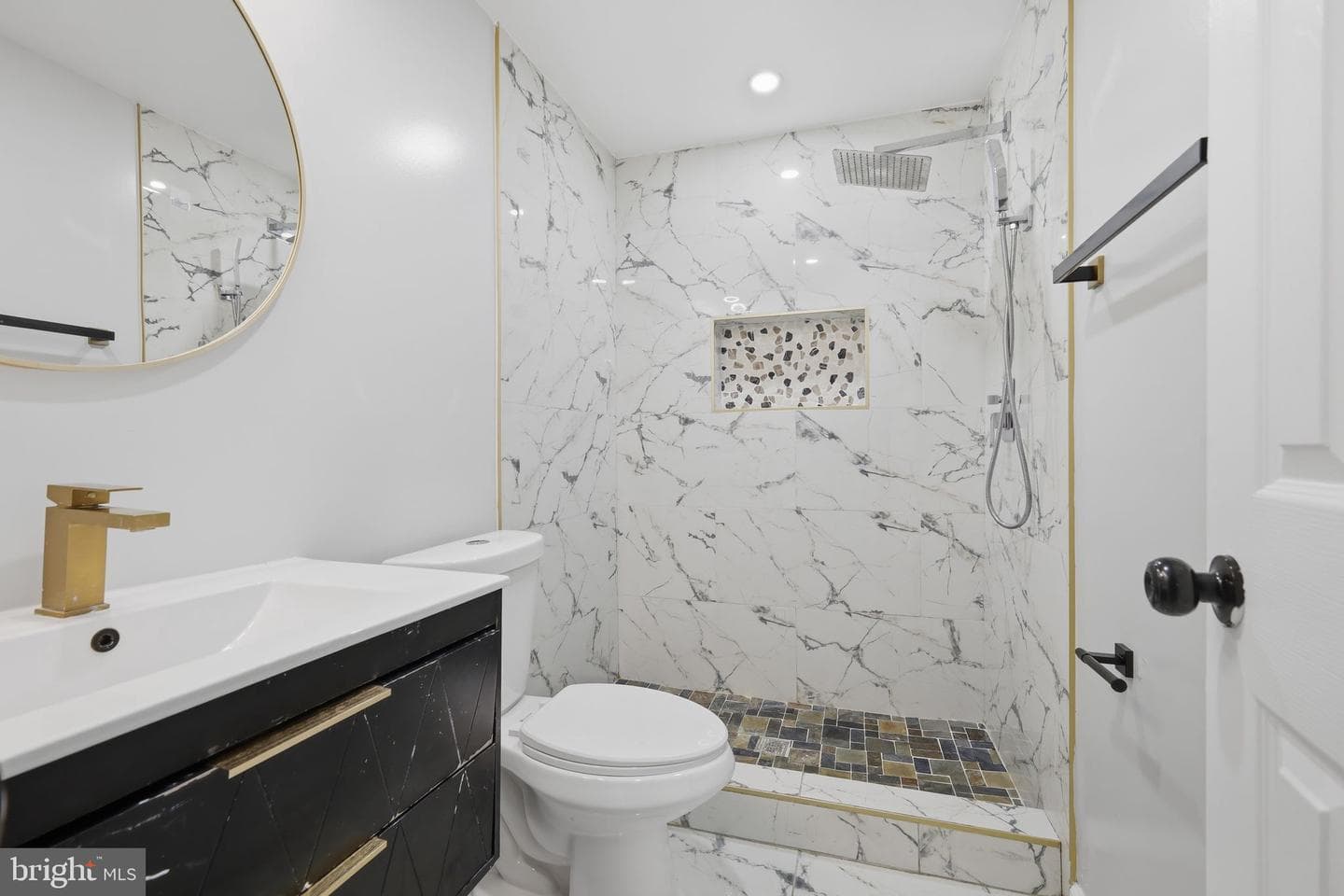 1811 Iverson Street photo 20