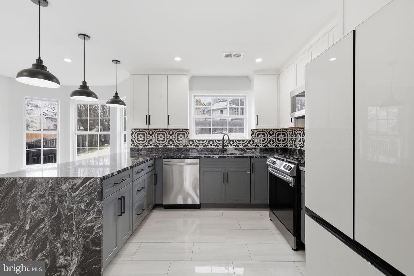 1811 Iverson Street photo 3