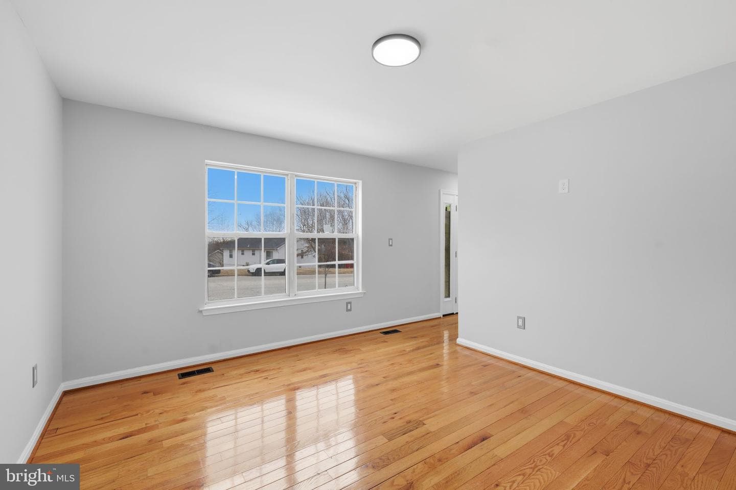 1811 Iverson Street photo 9