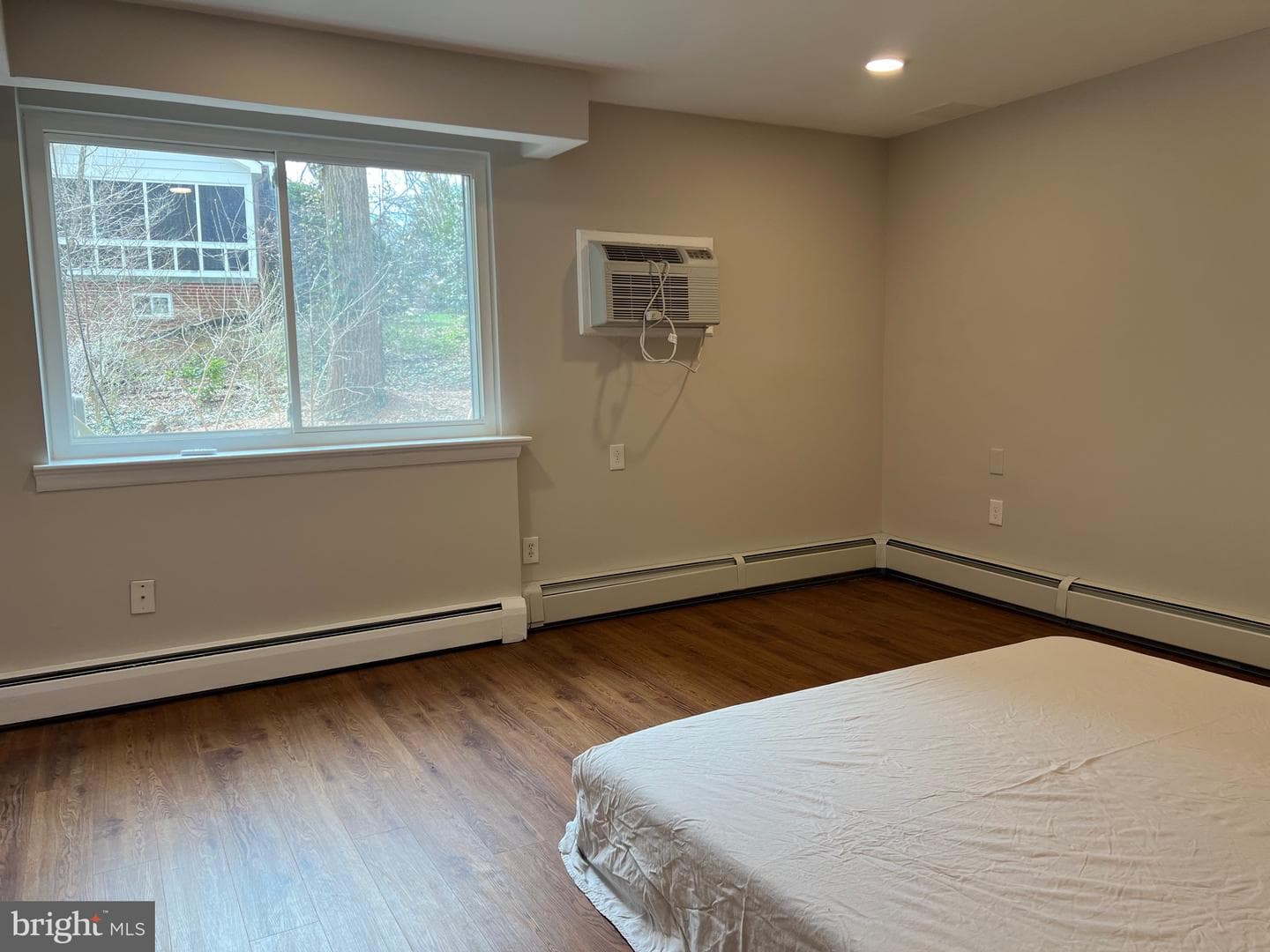8 Lakeside Drive photo 15