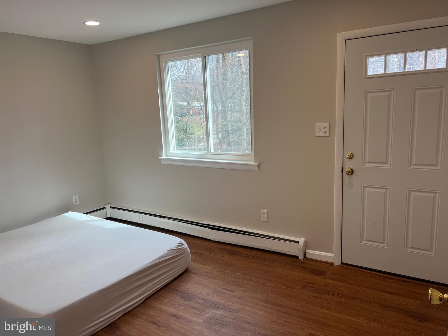 8 Lakeside Drive photo 16