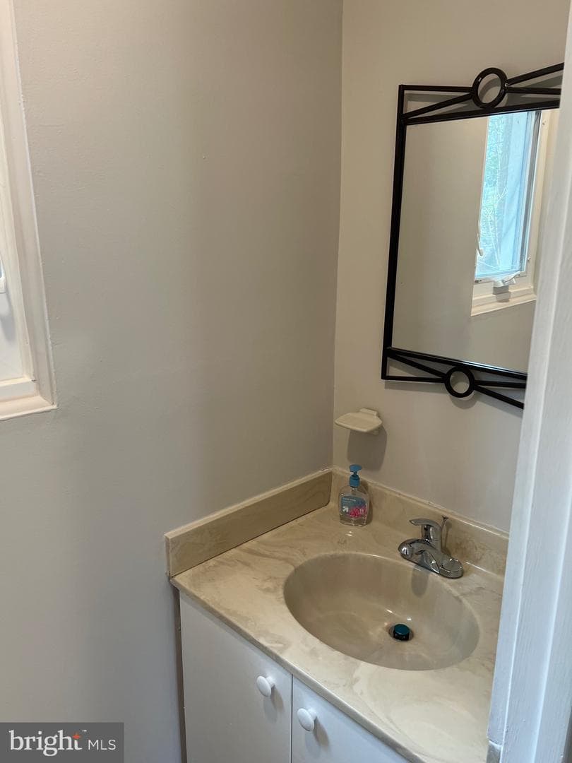 8 Lakeside Drive photo 21