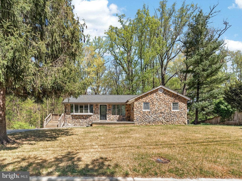 13610 Woodedge Drive