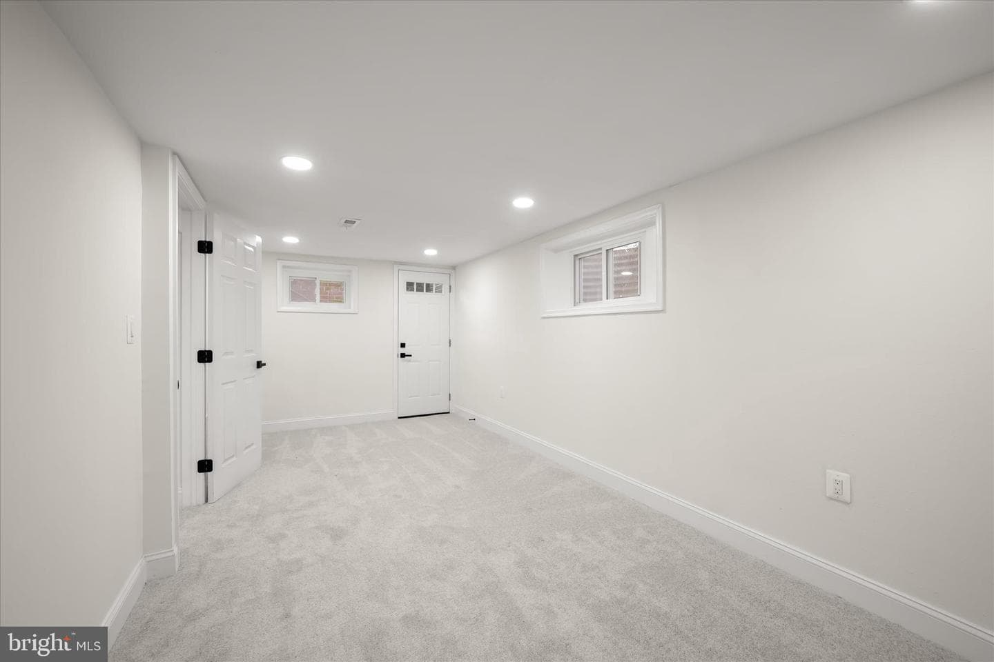 3914 Essex Court photo 22