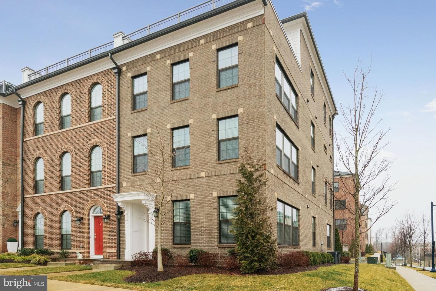 600 Halsey Way photo 2