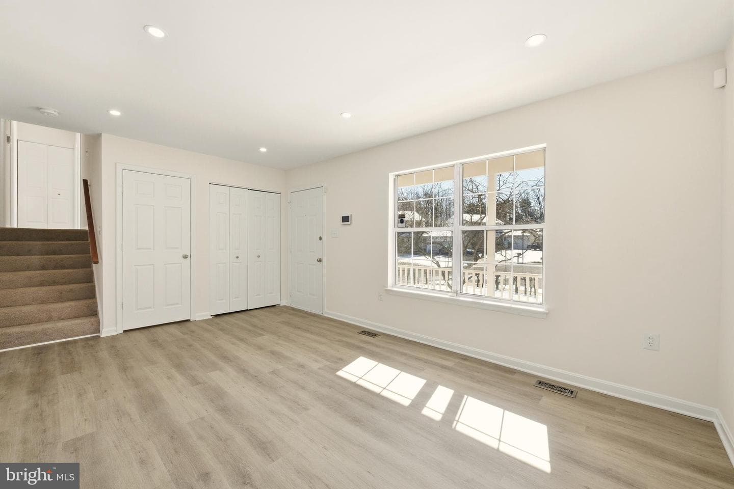 5301 Broadwater Street photo 7