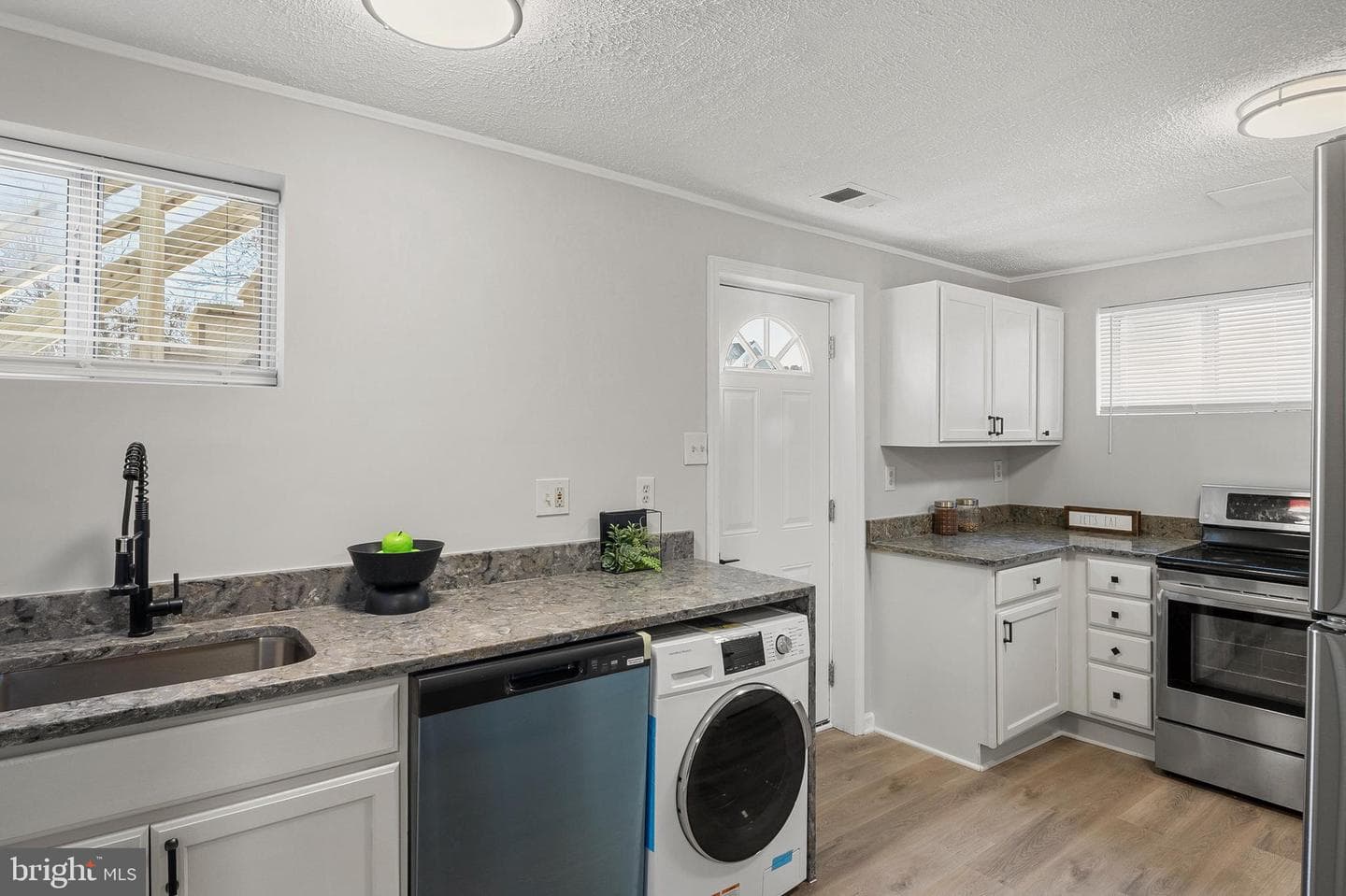 5005 Apache Street photo 22