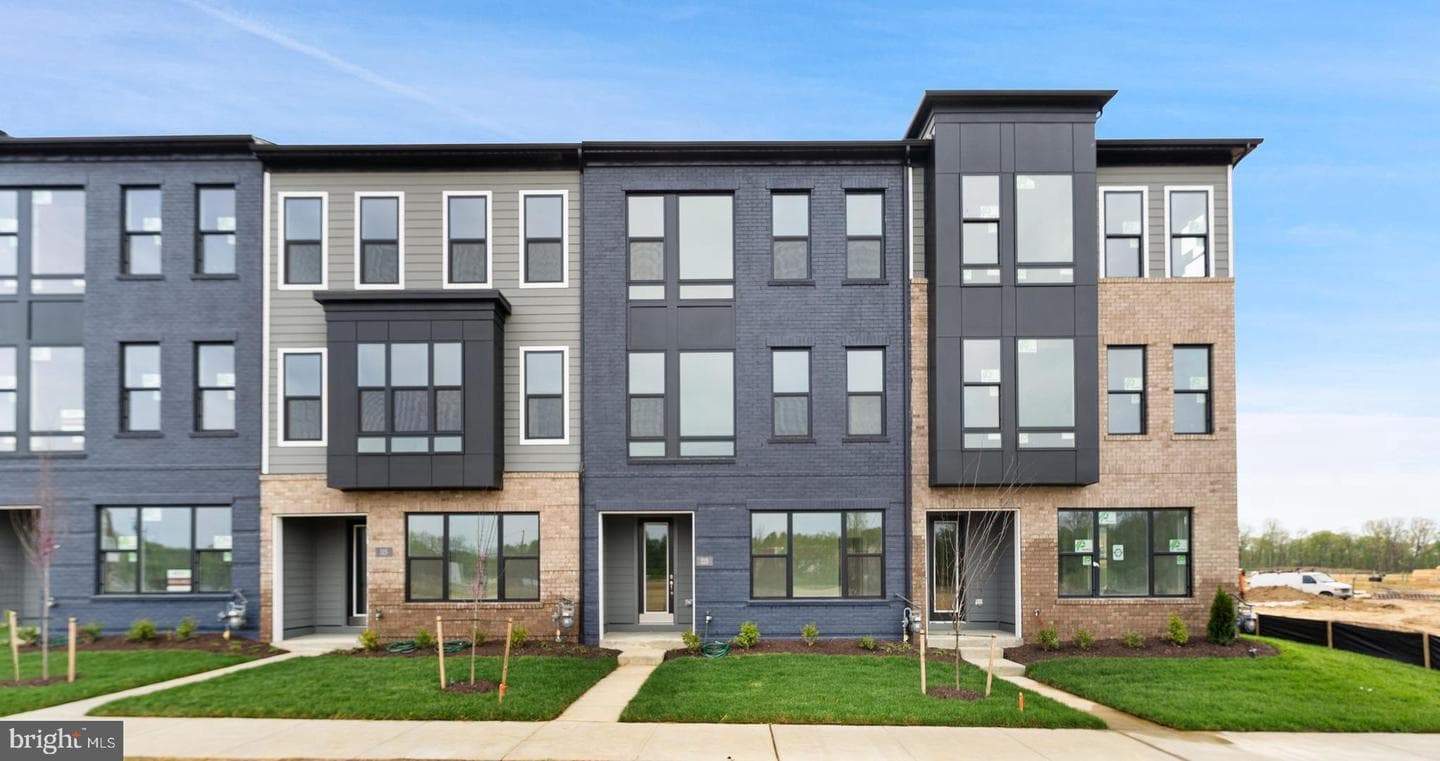 113 Summit Point Blvd # 19J