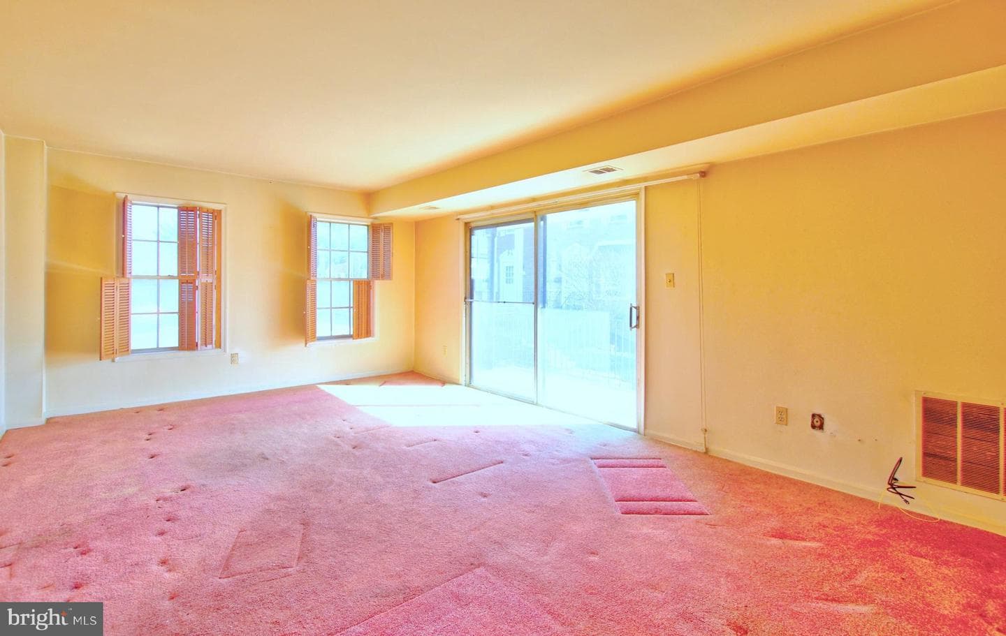 7856 Lakecrest Drive photo 4