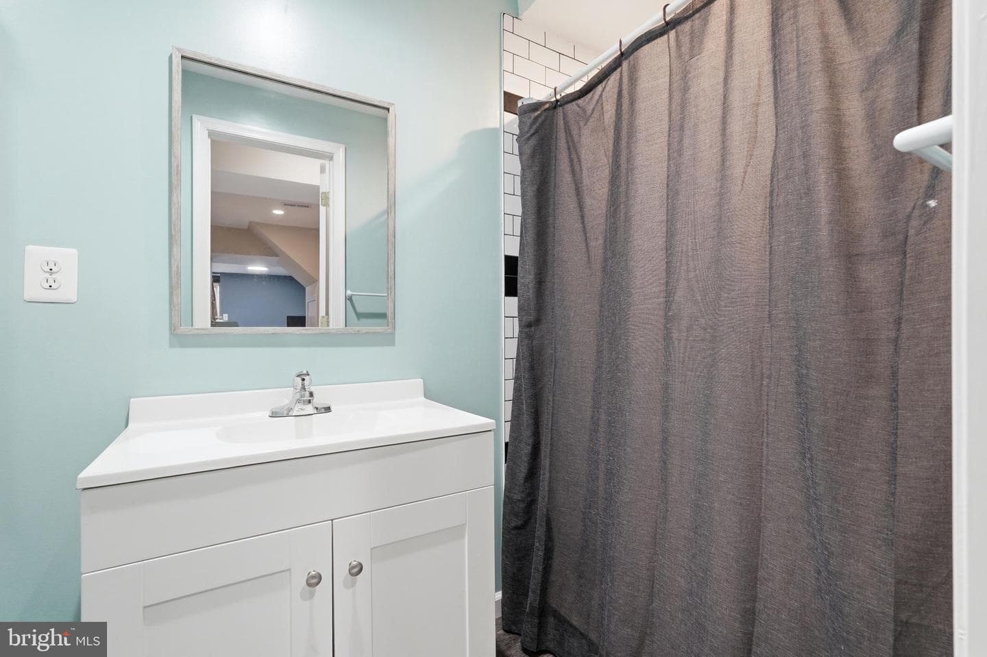 2923 North Grove photo 29