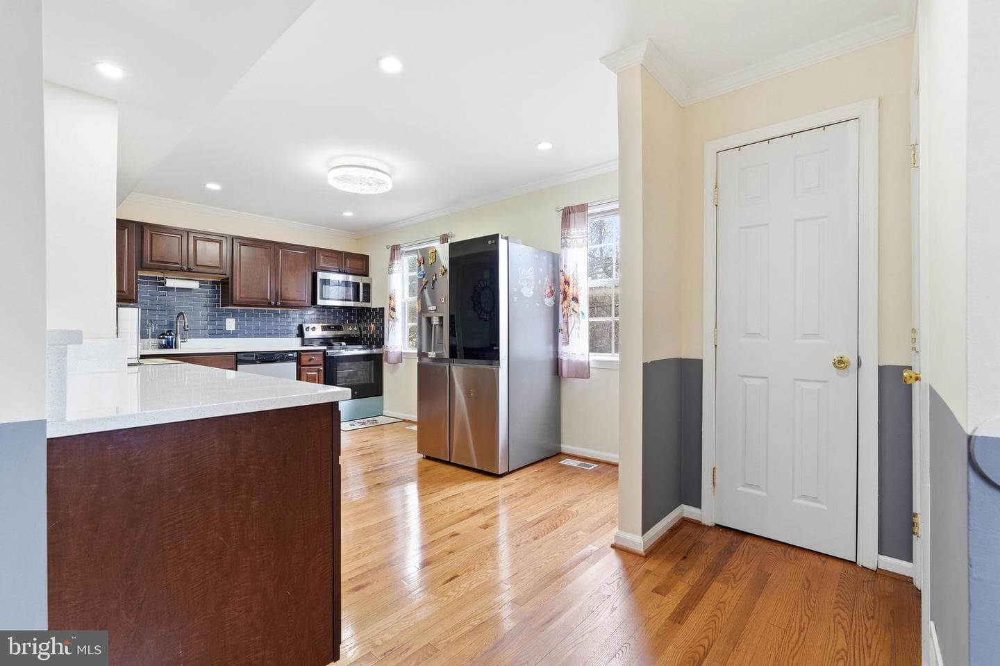 2923 North Grove photo 4
