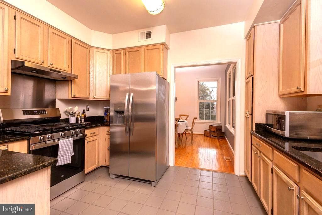 16000 Pennsbury Drive photo 10