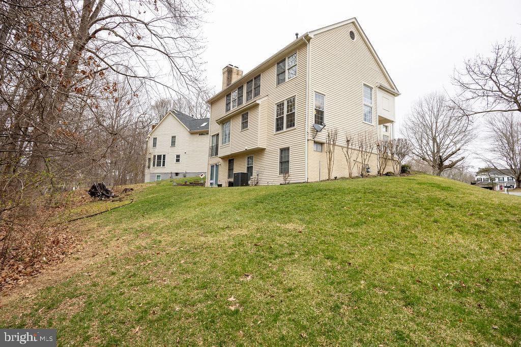 16000 Pennsbury Drive photo 32