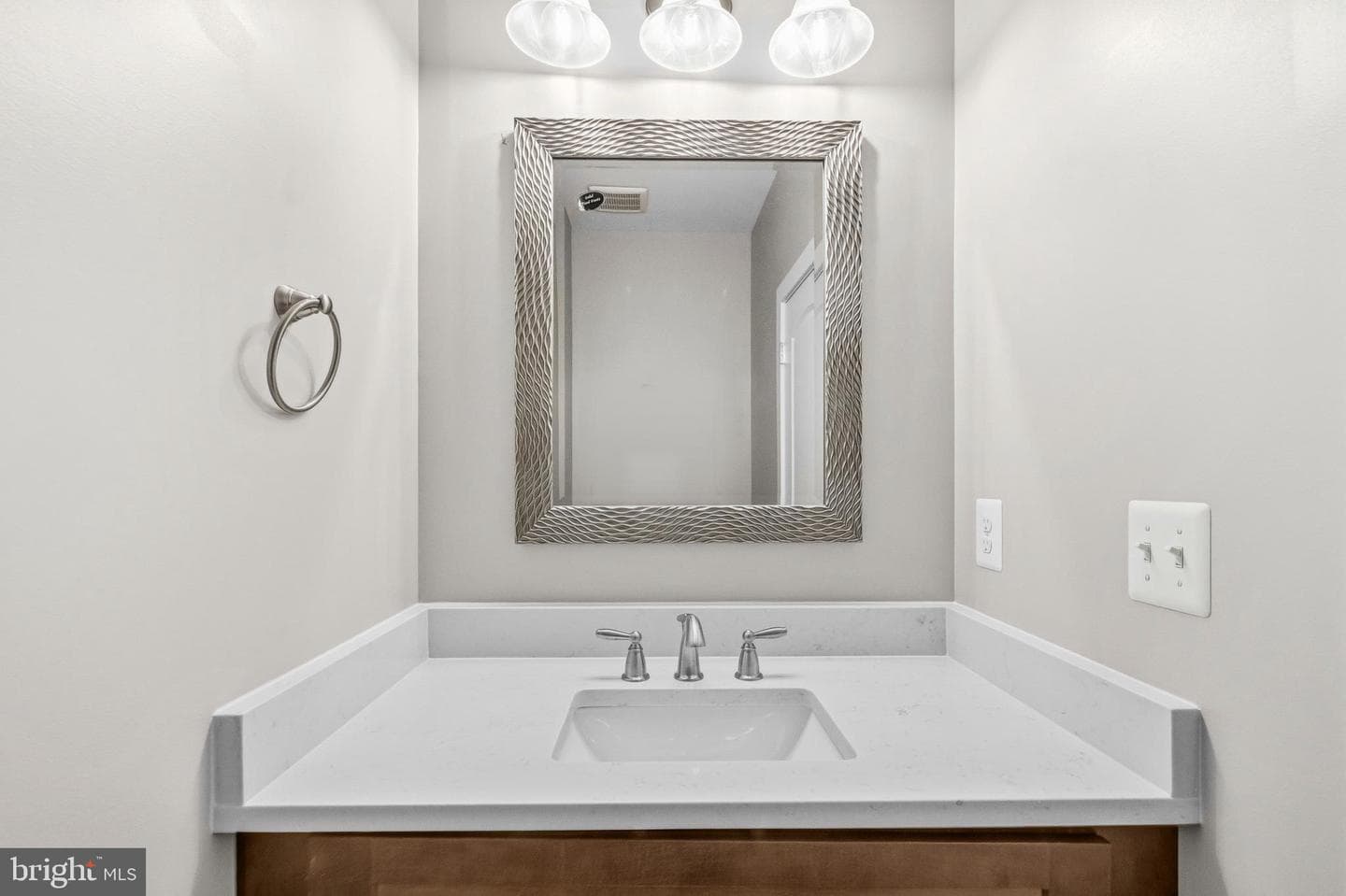 5807 Beecher Street photo 25