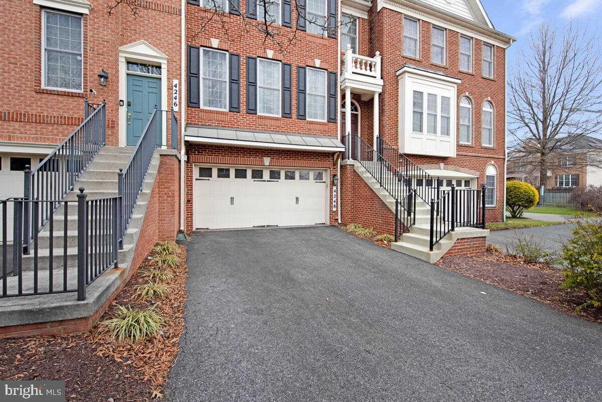 4248 Chariot Way photo 4