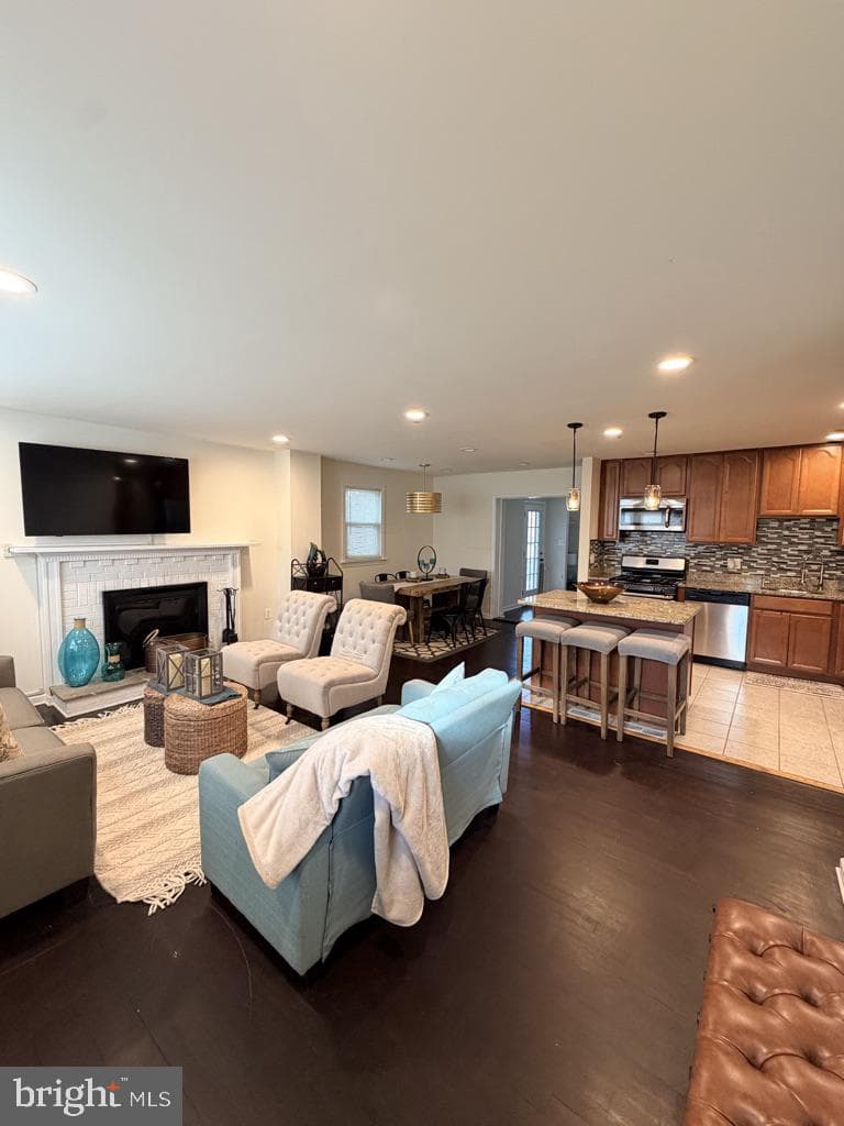 7500 Harrison Lane photo 3
