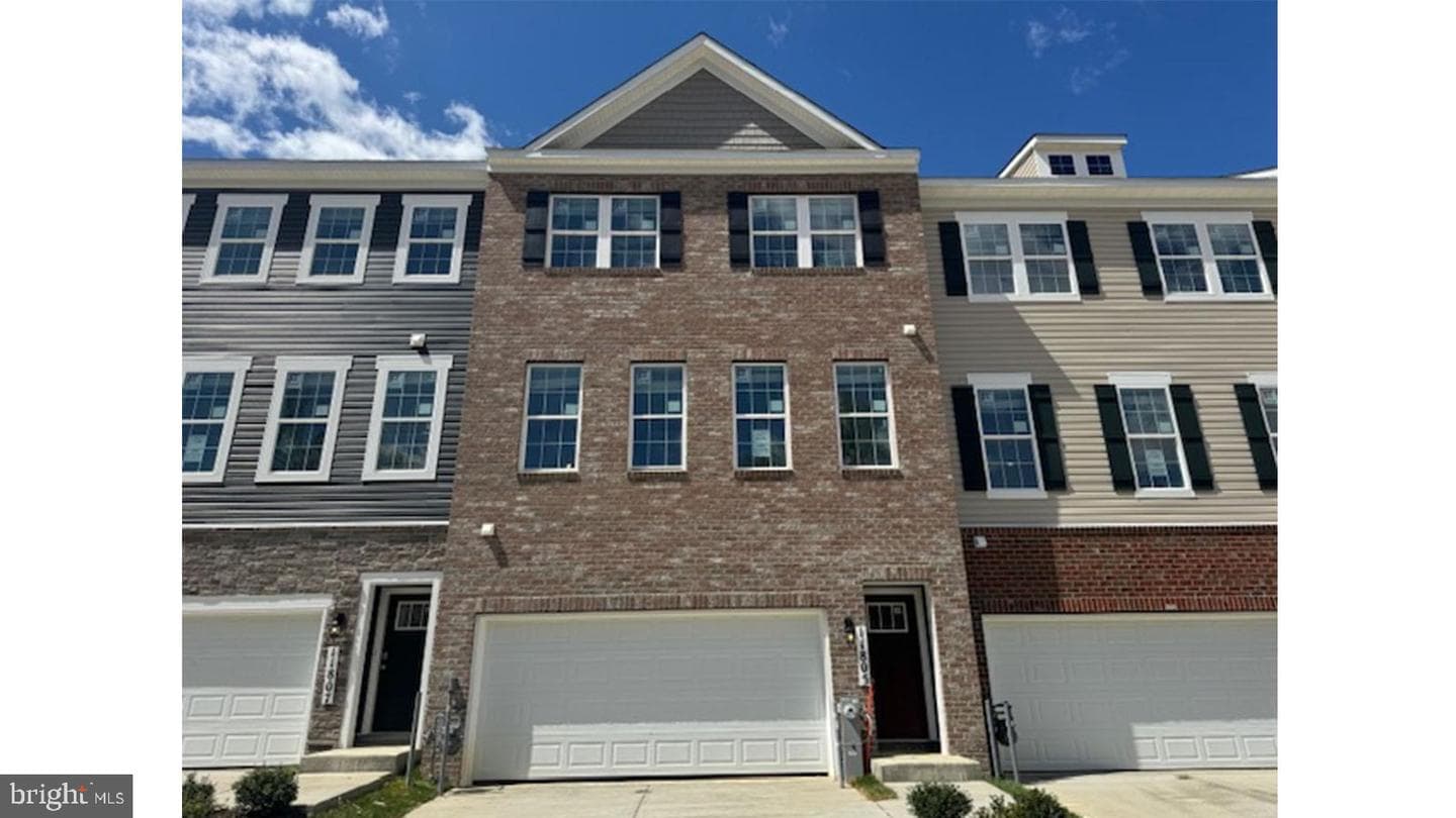 5111 Glistening Pond Way